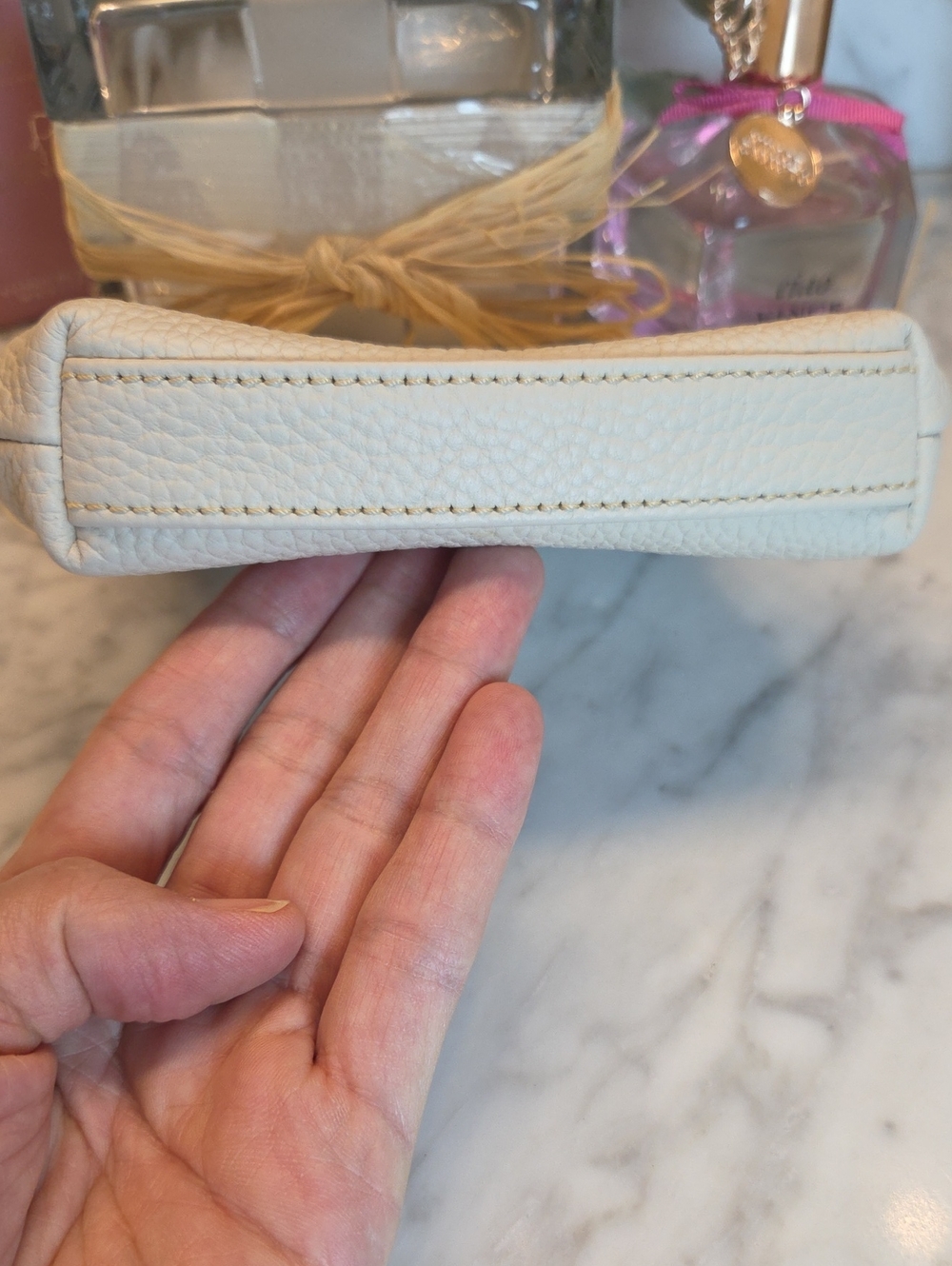 EUC Dooney & Bourke Cream Pebble Leather Kiss-Lock Coin Purse - Picture 3 of 5